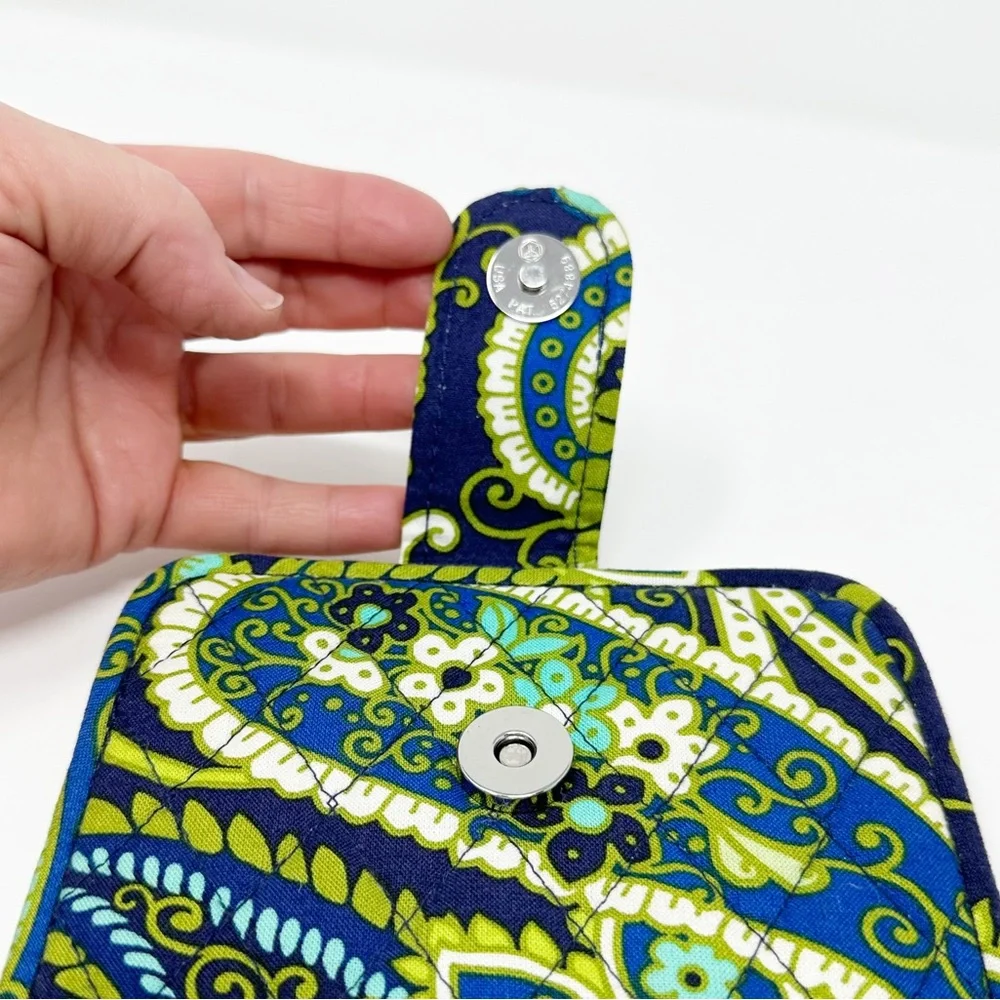 VERA BRADLEY SNAPPY‎ BI-FOLD WALLET PAISLEY RHYTHM & BLUES
